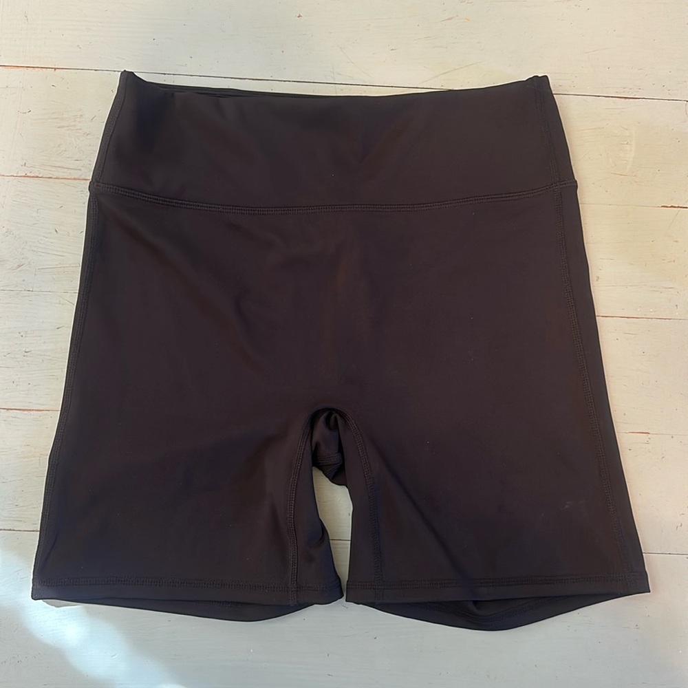 Fabletics motion 365+ high waisted 6” shorts. Black L